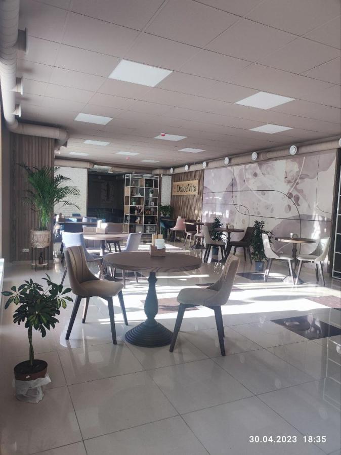 Apart-Hotel 24/7 Kamianets-Podilskyi Exterior foto