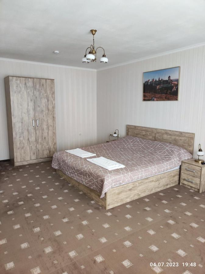 Apart-Hotel 24/7 Kamianets-Podilskyi Exterior foto
