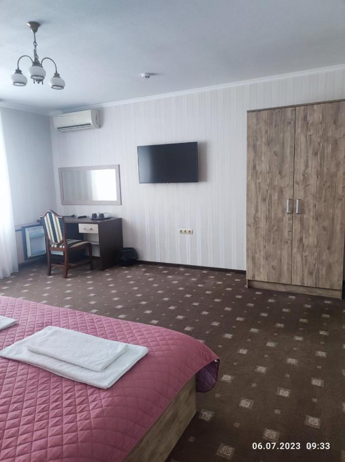 Apart-Hotel 24/7 Kamianets-Podilskyi Exterior foto