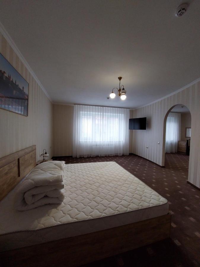 Apart-Hotel 24/7 Kamianets-Podilskyi Exterior foto